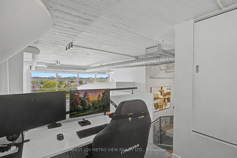 Photo 15 at 415 - 1001 Roselawn Avenue, Belgravia, Toronto