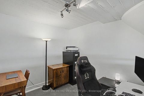 Photo 17 at 415 - 1001 Roselawn Avenue, Belgravia, Toronto