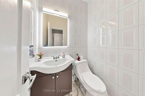 Photo 18 at 118 May Avenue, North Richvale, Richmond Hill
