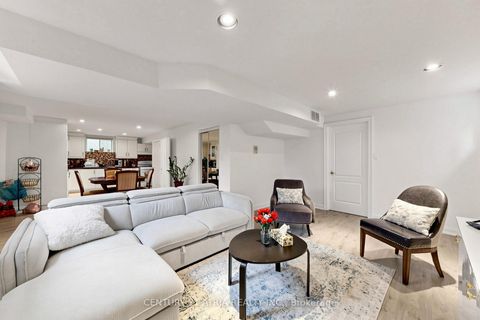 Photo 31 at 118 May Avenue, North Richvale, Richmond Hill
