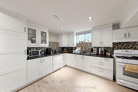 Photo 32 at 118 May Avenue, North Richvale, Richmond Hill