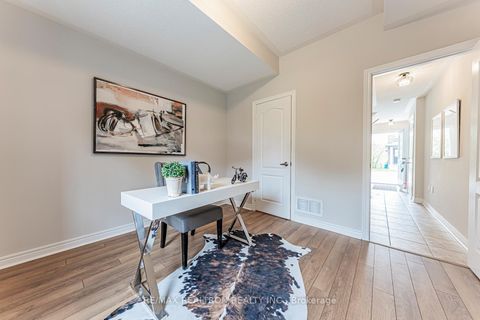 Photo 4 at 84 - 15 Old Colony Road, Oak Ridges Lake Wilcox, Richmond Hill