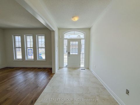 Photo 2 at 18 Shelson Place, Sutton & Jackson's Point, Georgina