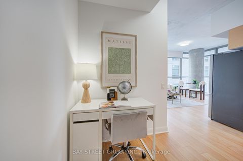 Photo 5 at 403 - 375 King Street W, Waterfront Communities C1, Toronto