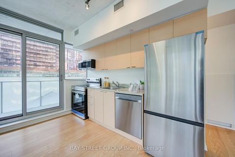 Photo 16 at 403 - 375 King Street W, Waterfront Communities C1, Toronto