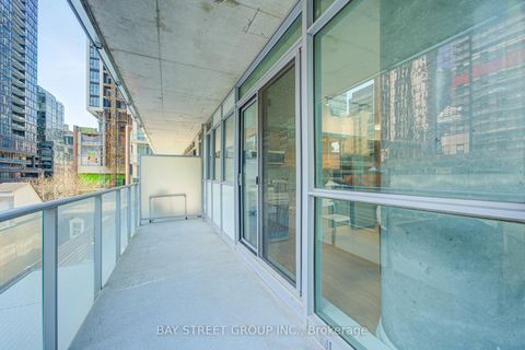 Photo 25 at 403 - 375 King Street W, Waterfront Communities C1, Toronto