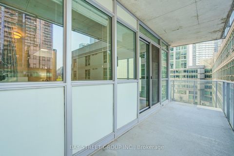 Photo 27 at 403 - 375 King Street W, Waterfront Communities C1, Toronto