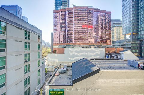 Photo 30 at 403 - 375 King Street W, Waterfront Communities C1, Toronto