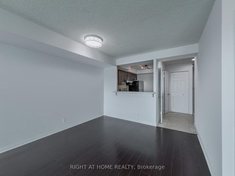 Photo 11 at 1008 - 8 Lee Centre Drive, Woburn, Toronto