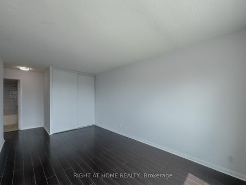 Photo 17 at 1008 - 8 Lee Centre Drive, Woburn, Toronto