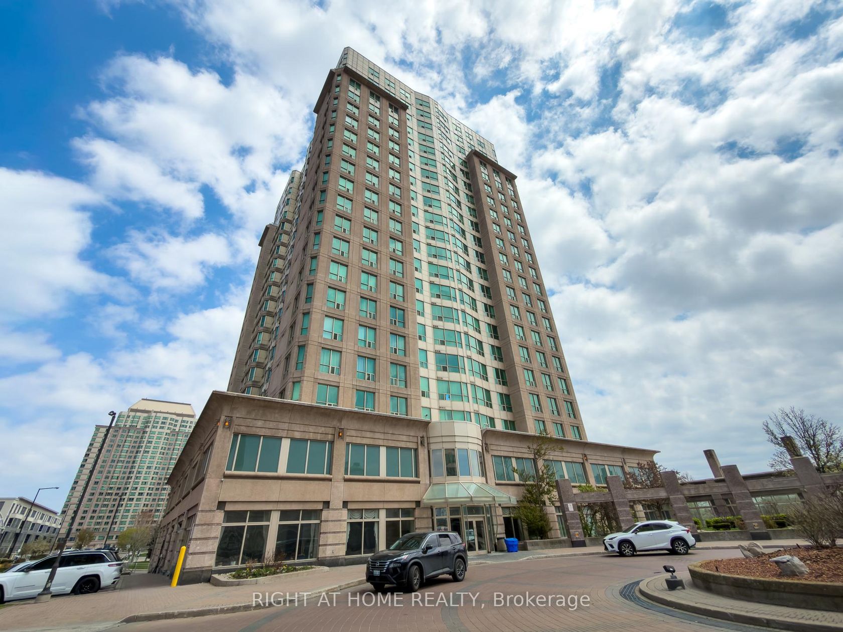 1008 - 8 Lee Centre Drive, Woburn, Toronto photo 1