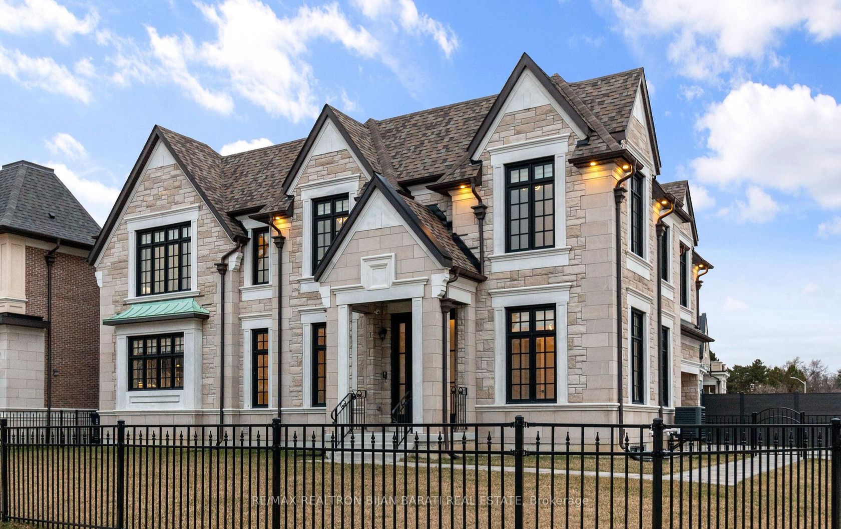 29 Ballyconnor Court, Steeles, Toronto photo number 2