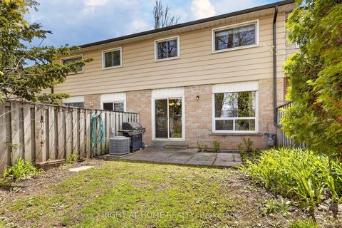 Photo 2 at 47 - 2 BERNICK Drive, Grove East, Barrie