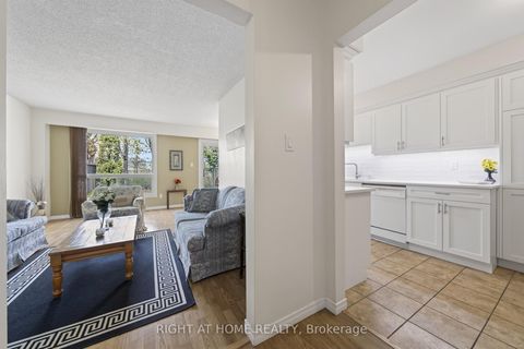 Photo 7 at 47 - 2 BERNICK Drive, Grove East, Barrie