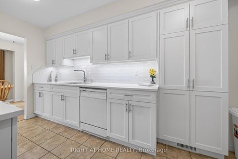 Photo 8 at 47 - 2 BERNICK Drive, Grove East, Barrie