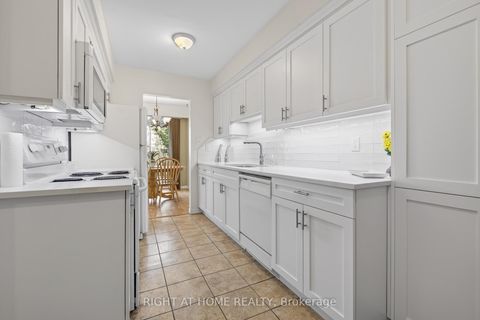 Photo 9 at 47 - 2 BERNICK Drive, Grove East, Barrie