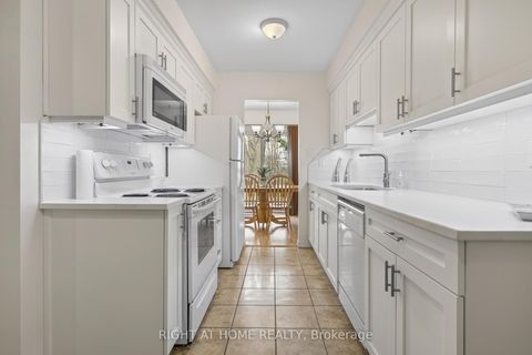 Photo 10 at 47 - 2 BERNICK Drive, Grove East, Barrie