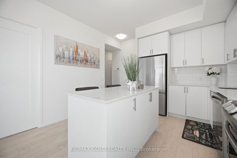 Photo 11 at 1421 - 8960 Jane Street, Concord, Vaughan