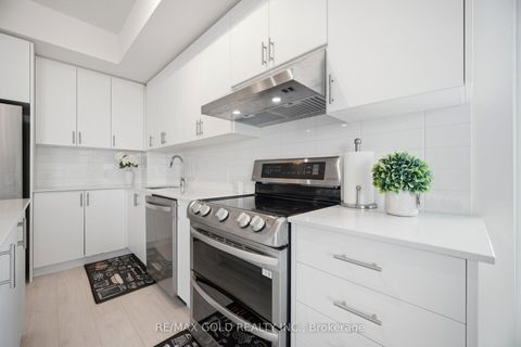 Photo 13 at 1421 - 8960 Jane Street, Concord, Vaughan