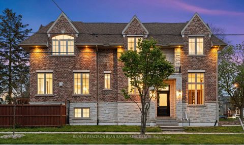 Photo 1 at 122 Holmes Avenue, Willowdale East, Toronto