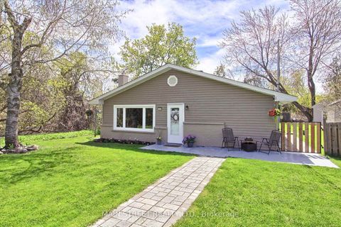 Photo 1 at 1021 Goshen Road, Alcona, Innisfil