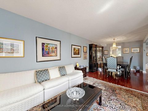 Photo 3 at 20 Esther Crescent, Yorkhill, Vaughan