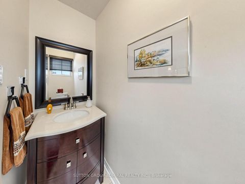 Photo 21 at 20 Esther Crescent, Yorkhill, Vaughan