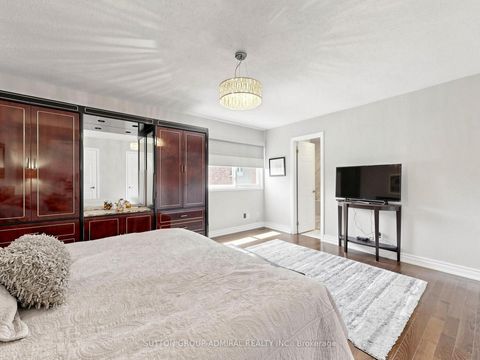 Photo 29 at 20 Esther Crescent, Yorkhill, Vaughan