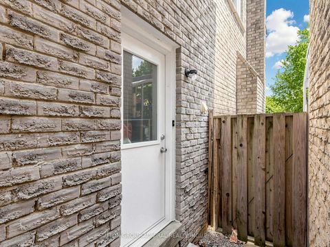 Photo 37 at 20 Esther Crescent, Yorkhill, Vaughan