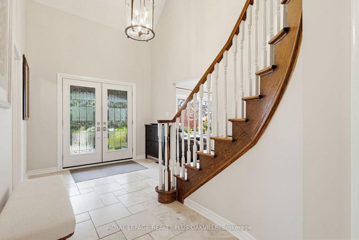 Photo 4 at 67 Honeysuckle Crescent, Iroquoia Heights, Hamilton
