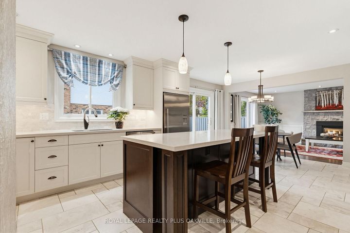 Photo 6 at 67 Honeysuckle Crescent, Iroquoia Heights, Hamilton