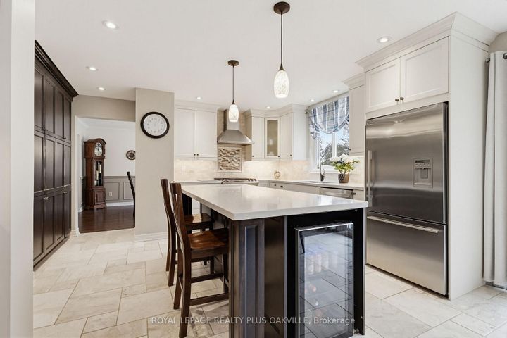 Photo 7 at 67 Honeysuckle Crescent, Iroquoia Heights, Hamilton