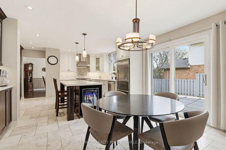 Photo 12 at 67 Honeysuckle Crescent, Iroquoia Heights, Hamilton