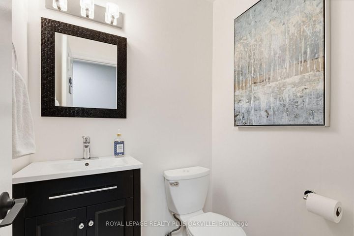 Photo 23 at 67 Honeysuckle Crescent, Iroquoia Heights, Hamilton
