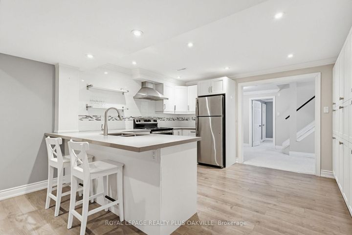 Photo 36 at 67 Honeysuckle Crescent, Iroquoia Heights, Hamilton