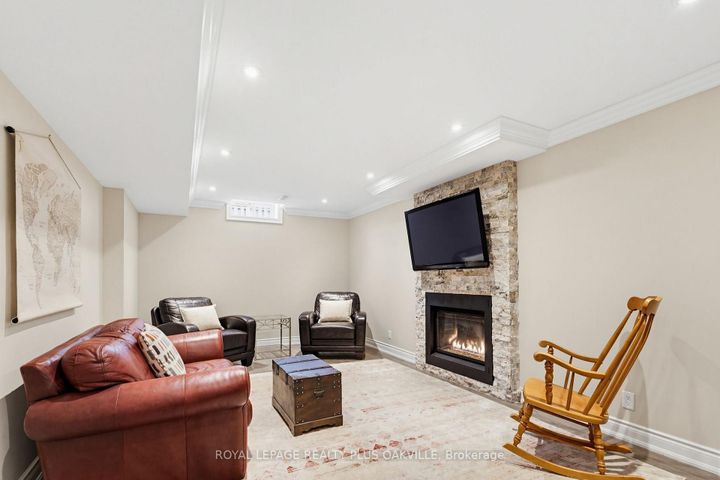 Photo 38 at 67 Honeysuckle Crescent, Iroquoia Heights, Hamilton