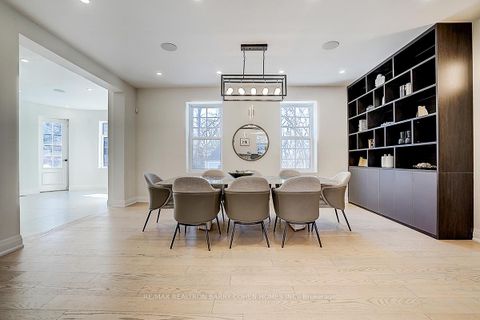 Photo 4 at 324 Old Yonge Street, Windfields, Toronto