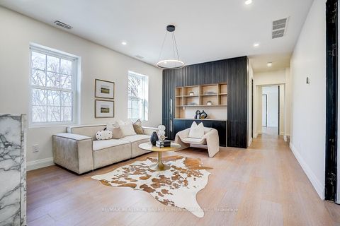 Photo 11 at 324 Old Yonge Street, Windfields, Toronto