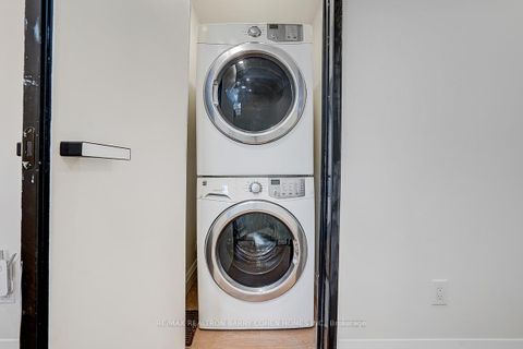 Photo 14 at 324 Old Yonge Street, Windfields, Toronto