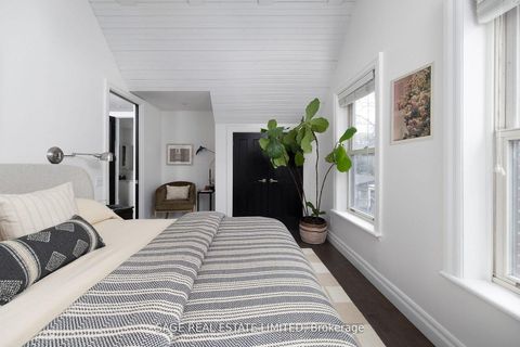 Photo 11 at 438 Sumach Street, South St. James Town, Toronto