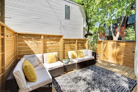 Photo 26 at 438 Sumach Street, South St. James Town, Toronto