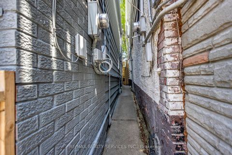 Photo 7 at 827 Craven Road, Coxwell, Toronto