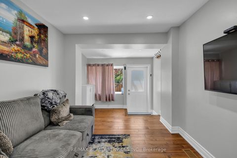 Photo 12 at 827 Craven Road, Coxwell, Toronto