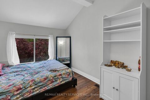 Photo 18 at 827 Craven Road, Coxwell, Toronto