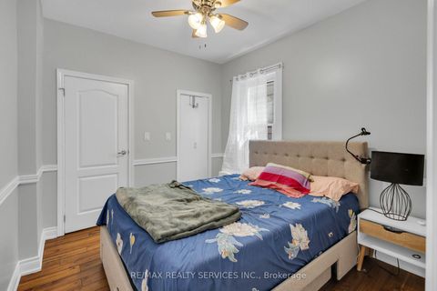 Photo 20 at 827 Craven Road, Coxwell, Toronto