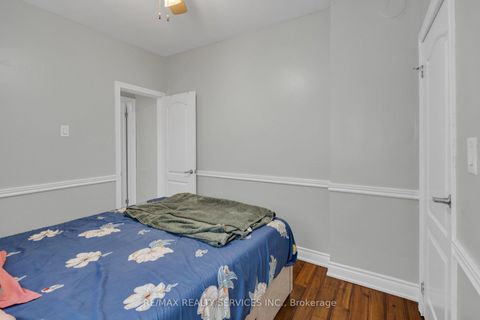 Photo 22 at 827 Craven Road, Coxwell, Toronto