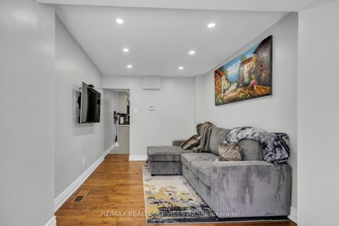 Photo 30 at 827 Craven Road, Coxwell, Toronto