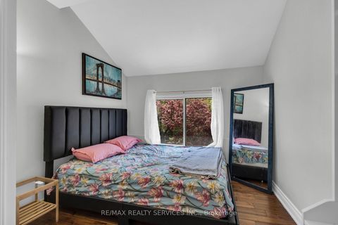 Photo 34 at 827 Craven Road, Coxwell, Toronto
