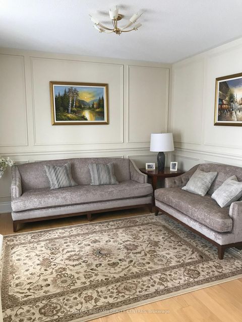 Photo 4 at 148 HUNTERWOOD Chase, Rural Vaughan, Vaughan