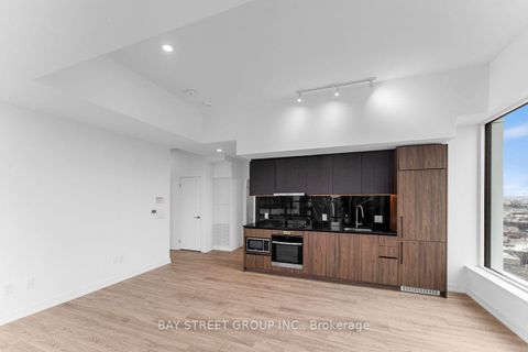 Photo 11 at LPH08 - 1100 Sheppard Avenue W, York University Heights, Toronto